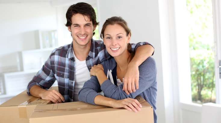 couple-moving-house-rent-self-storage